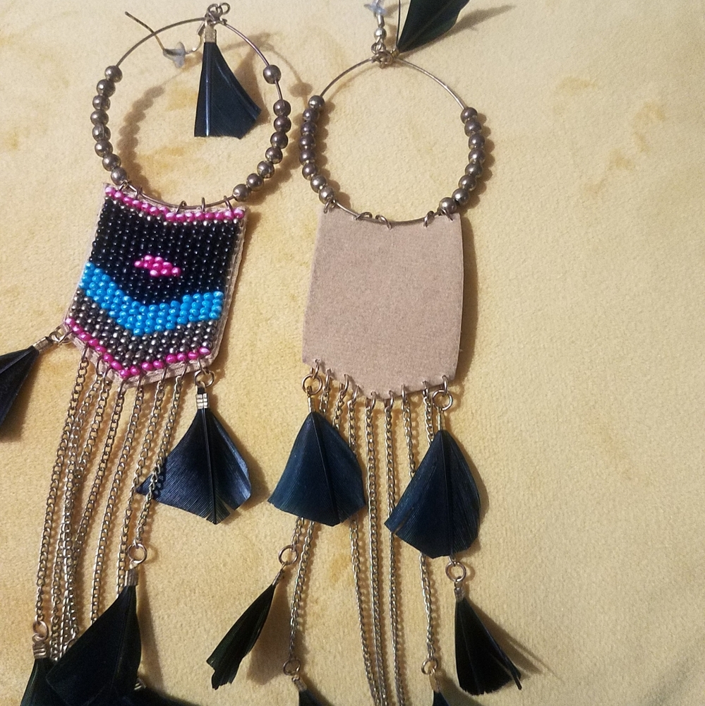 Jewelry - Picture 2 of 3